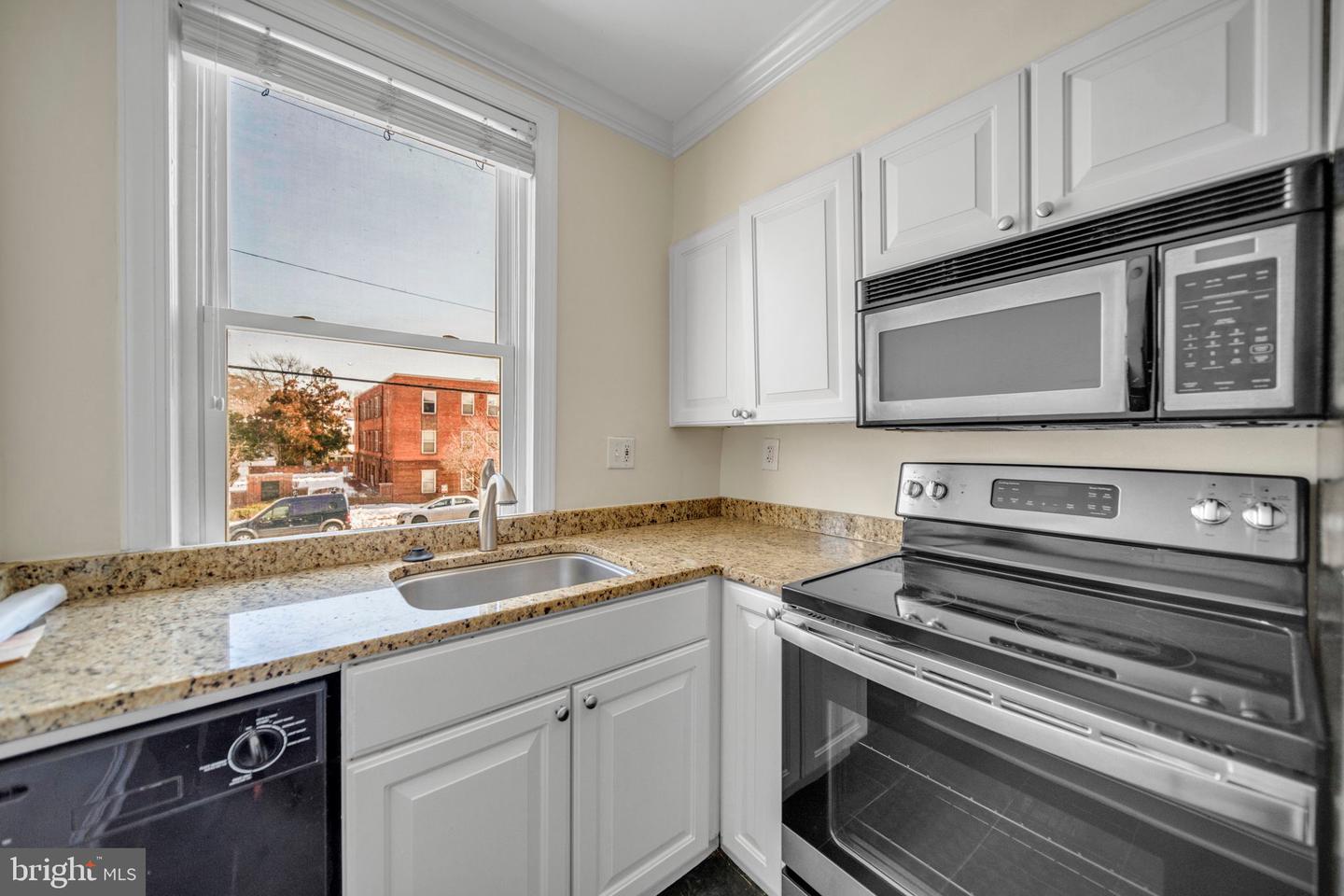 719 S ST ASAPH ST #203, ALEXANDRIA, Virginia 22314, 1 Bedroom Bedrooms, 2 Rooms Rooms,1 BathroomBathrooms,Residential,For sale,719 S ST ASAPH ST #203,VAAX2053778 MLS # VAAX2053778