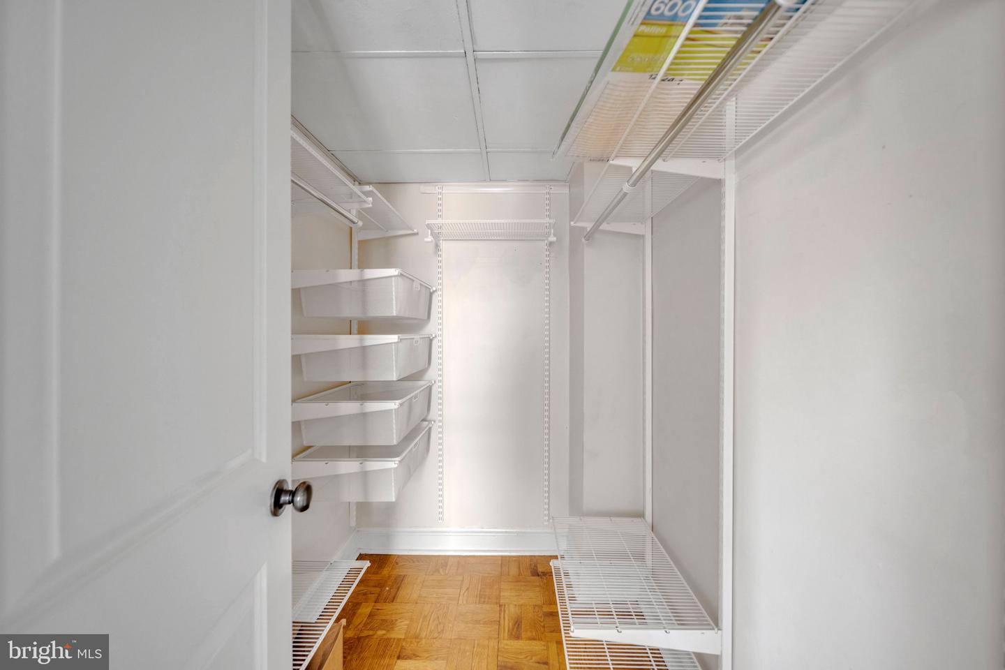 719 S ST ASAPH ST #203, ALEXANDRIA, Virginia 22314, 1 Bedroom Bedrooms, 2 Rooms Rooms,1 BathroomBathrooms,Residential,For sale,719 S ST ASAPH ST #203,VAAX2053778 MLS # VAAX2053778