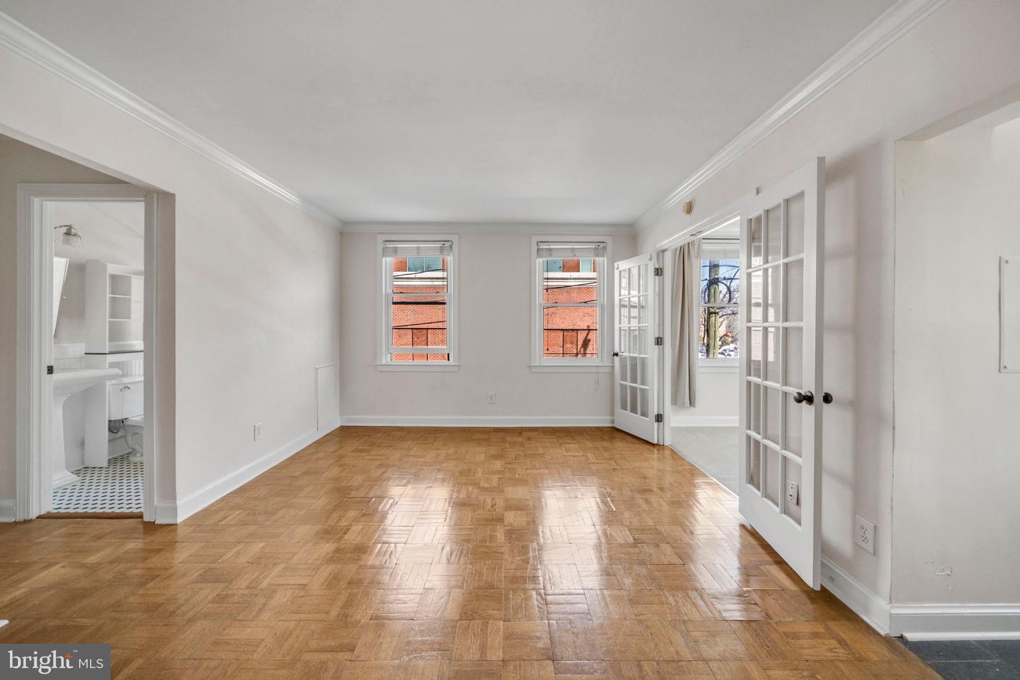 719 S ST ASAPH ST #203, ALEXANDRIA, Virginia 22314, 1 Bedroom Bedrooms, 2 Rooms Rooms,1 BathroomBathrooms,Residential,For sale,719 S ST ASAPH ST #203,VAAX2053778 MLS # VAAX2053778