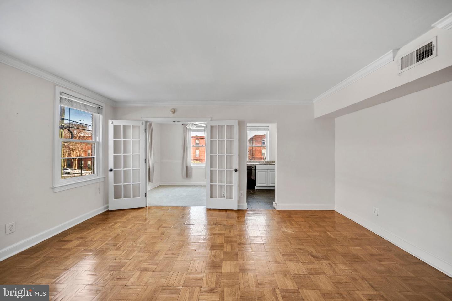 719 S ST ASAPH ST #203, ALEXANDRIA, Virginia 22314, 1 Bedroom Bedrooms, 2 Rooms Rooms,1 BathroomBathrooms,Residential,For sale,719 S ST ASAPH ST #203,VAAX2053778 MLS # VAAX2053778