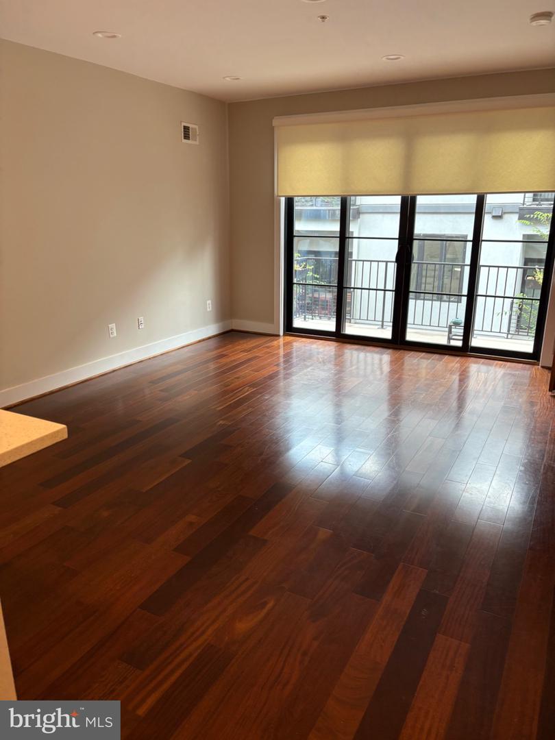 4004 EDMUNDS ST NW #7, WASHINGTON, District Of Columbia 20007, 2 Bedrooms Bedrooms, ,2 BathroomsBathrooms,Residential,For sale,4004 EDMUNDS ST NW #7,DCDC2244618 MLS # DCDC2244618