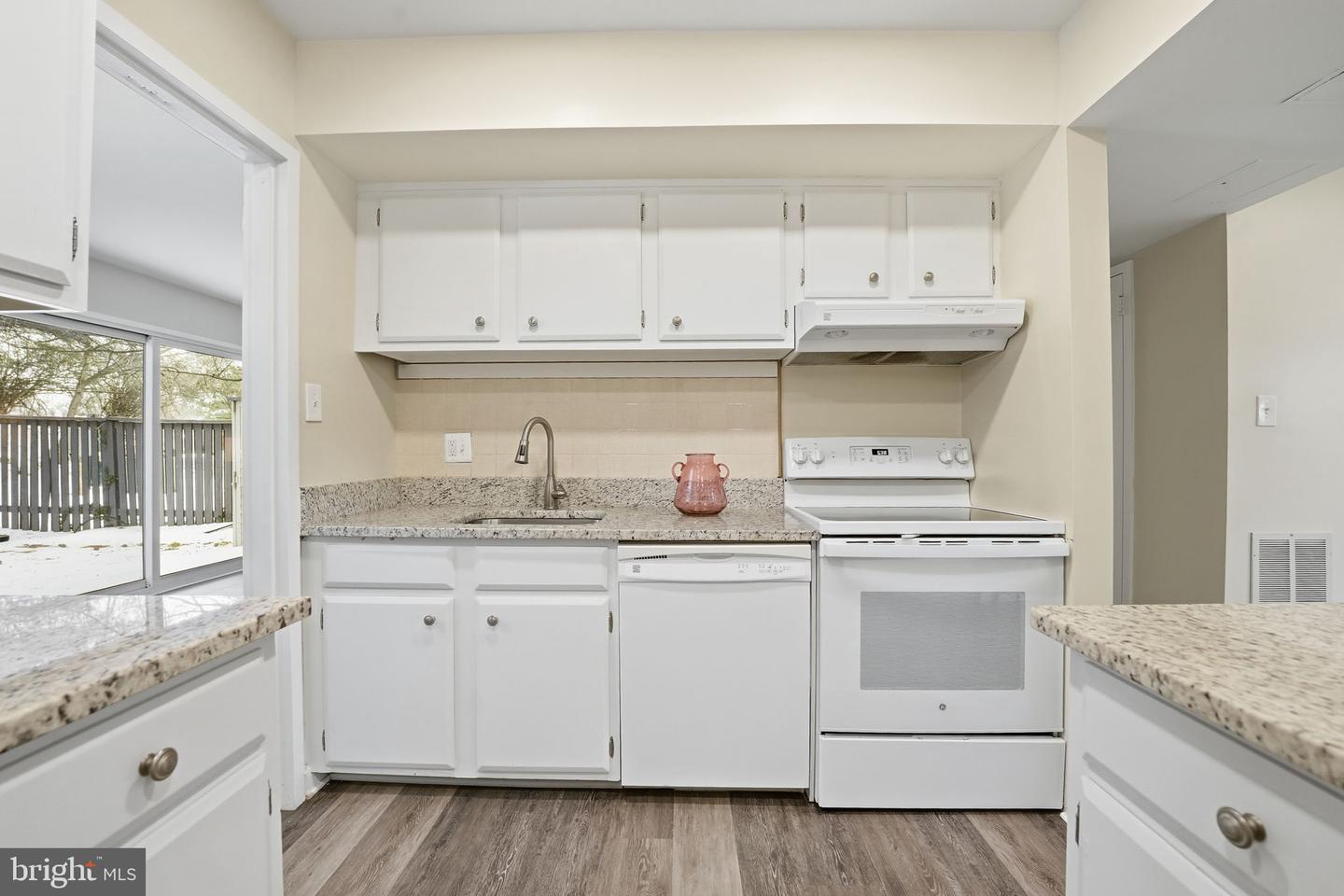 1735 IVY OAK SQ #7, RESTON, Virginia 20190, 4 Bedrooms Bedrooms, ,2 BathroomsBathrooms,Residential,For sale,1735 IVY OAK SQ #7,VAFX2289006 MLS # VAFX2289006