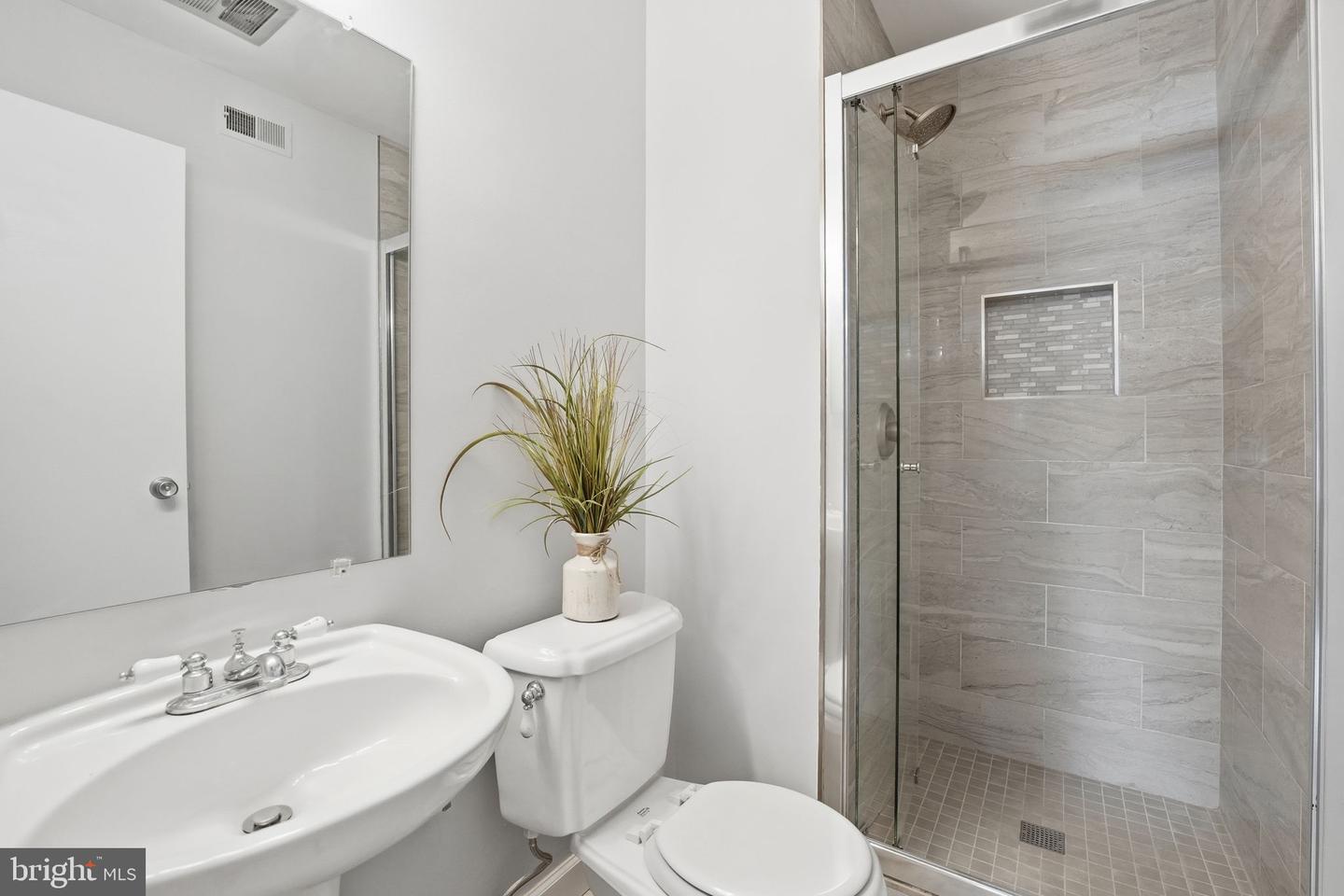 1735 IVY OAK SQ #7, RESTON, Virginia 20190, 4 Bedrooms Bedrooms, ,2 BathroomsBathrooms,Residential,For sale,1735 IVY OAK SQ #7,VAFX2289006 MLS # VAFX2289006