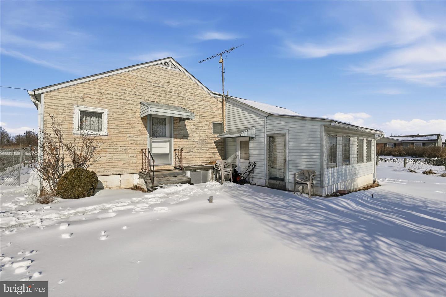 244 GUN CLUB RD, STEPHENSON, Virginia 22656, 2 Bedrooms Bedrooms, ,1 BathroomBathrooms,Residential,For sale,244 GUN CLUB RD,VAFV2039406 MLS # VAFV2039406