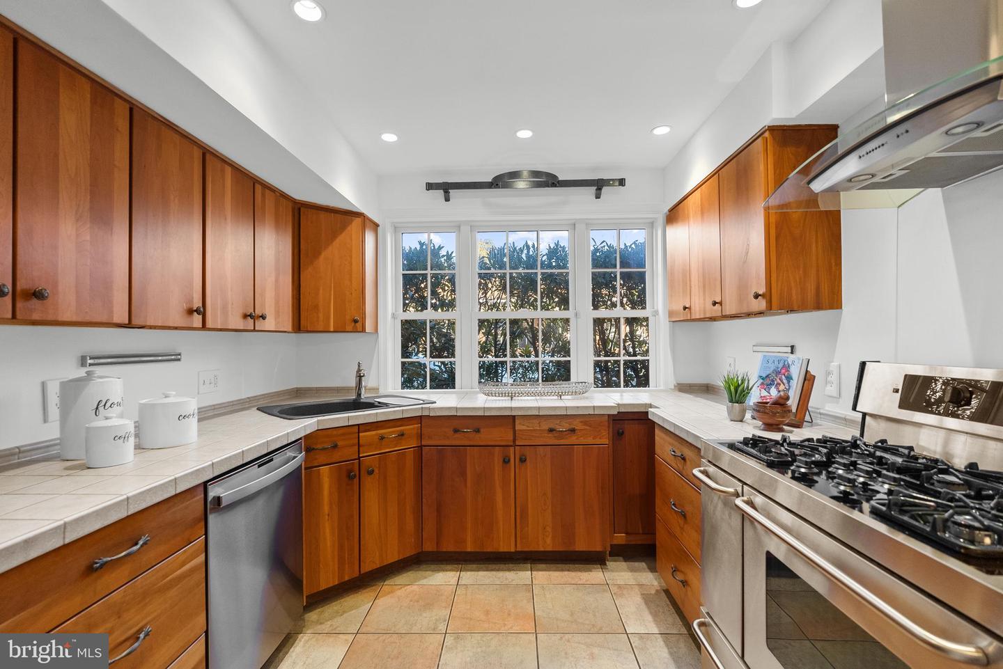 515 S ROYAL ST, ALEXANDRIA, Virginia 22314, 3 Bedrooms Bedrooms, ,2 BathroomsBathrooms,Residential,For sale,515 S ROYAL ST,VAAX2053810 MLS # VAAX2053810