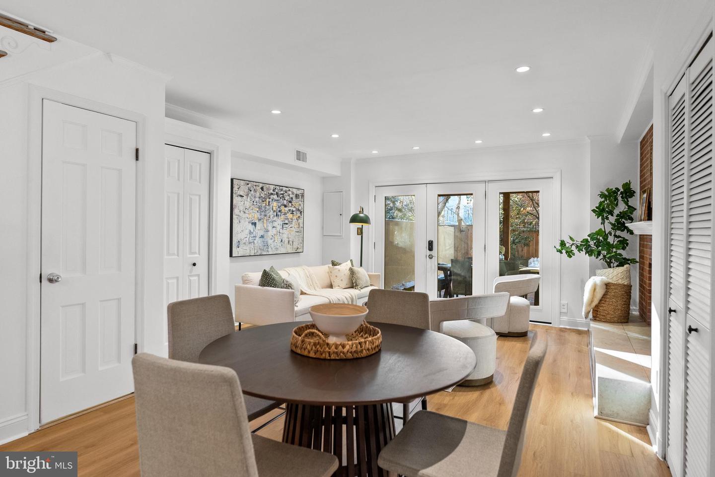 515 S ROYAL ST, ALEXANDRIA, Virginia 22314, 3 Bedrooms Bedrooms, ,2 BathroomsBathrooms,Residential,For sale,515 S ROYAL ST,VAAX2053810 MLS # VAAX2053810