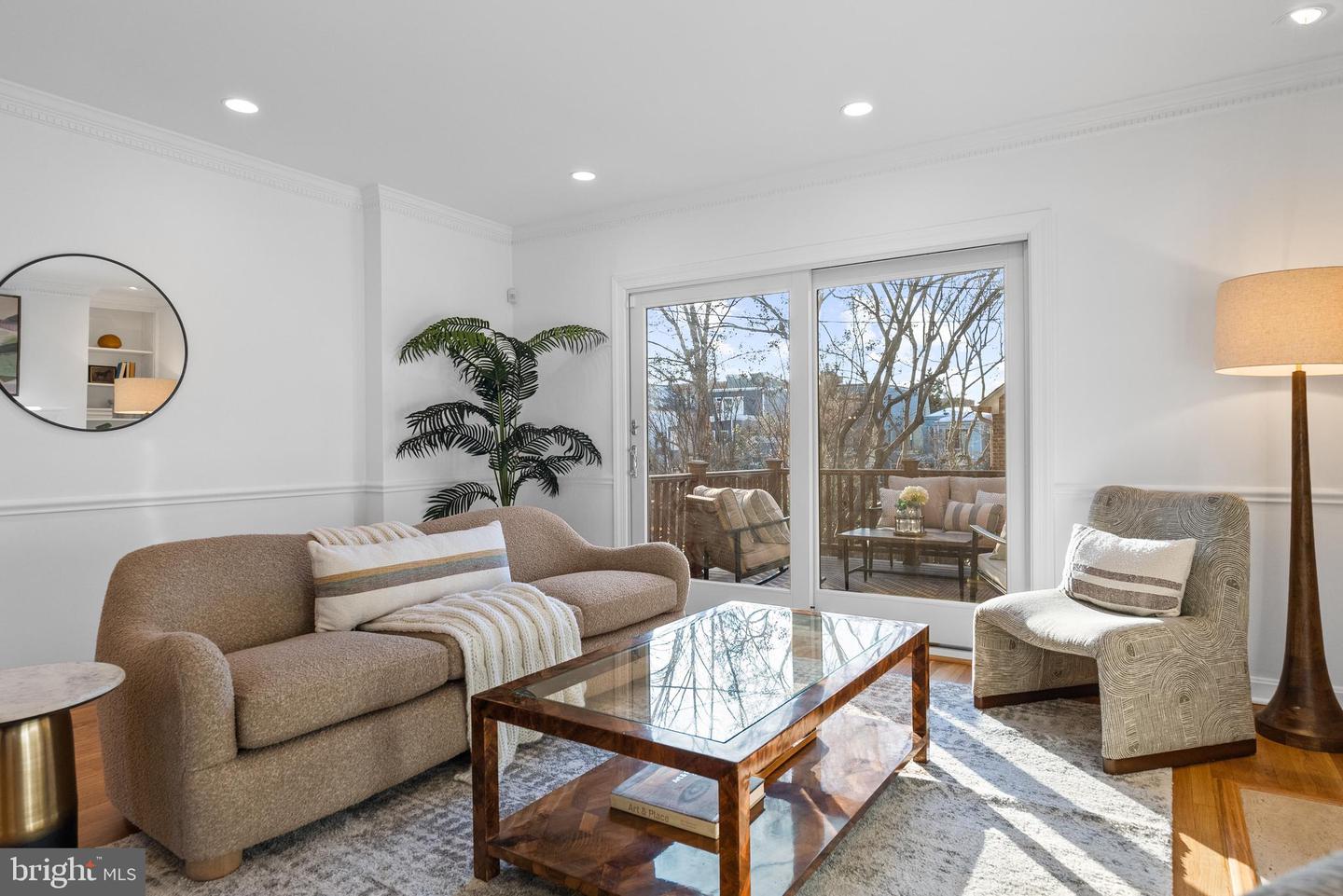 515 S ROYAL ST, ALEXANDRIA, Virginia 22314, 3 Bedrooms Bedrooms, ,2 BathroomsBathrooms,Residential,For sale,515 S ROYAL ST,VAAX2053810 MLS # VAAX2053810