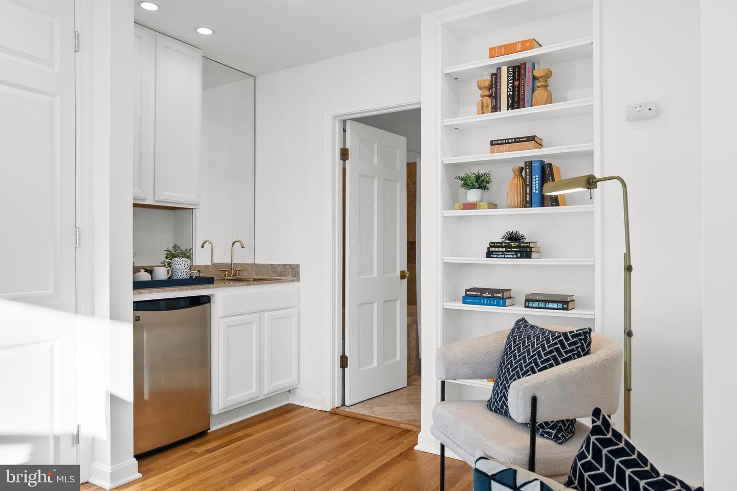 515 S ROYAL ST, ALEXANDRIA, Virginia 22314, 3 Bedrooms Bedrooms, ,2 BathroomsBathrooms,Residential,For sale,515 S ROYAL ST,VAAX2053810 MLS # VAAX2053810