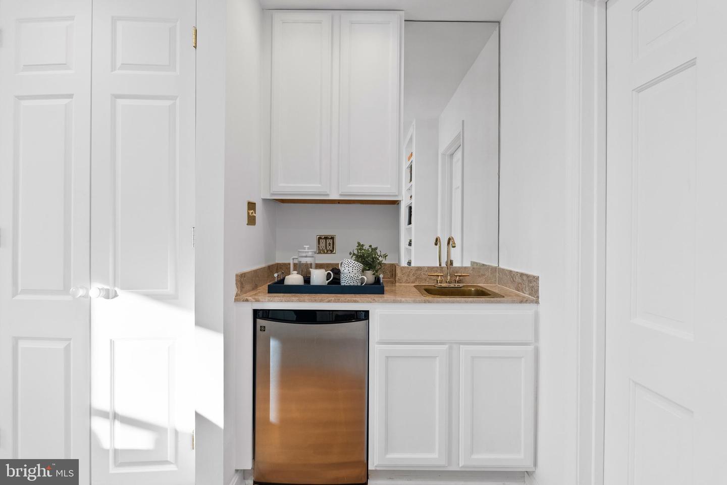 515 S ROYAL ST, ALEXANDRIA, Virginia 22314, 3 Bedrooms Bedrooms, ,2 BathroomsBathrooms,Residential,For sale,515 S ROYAL ST,VAAX2053810 MLS # VAAX2053810