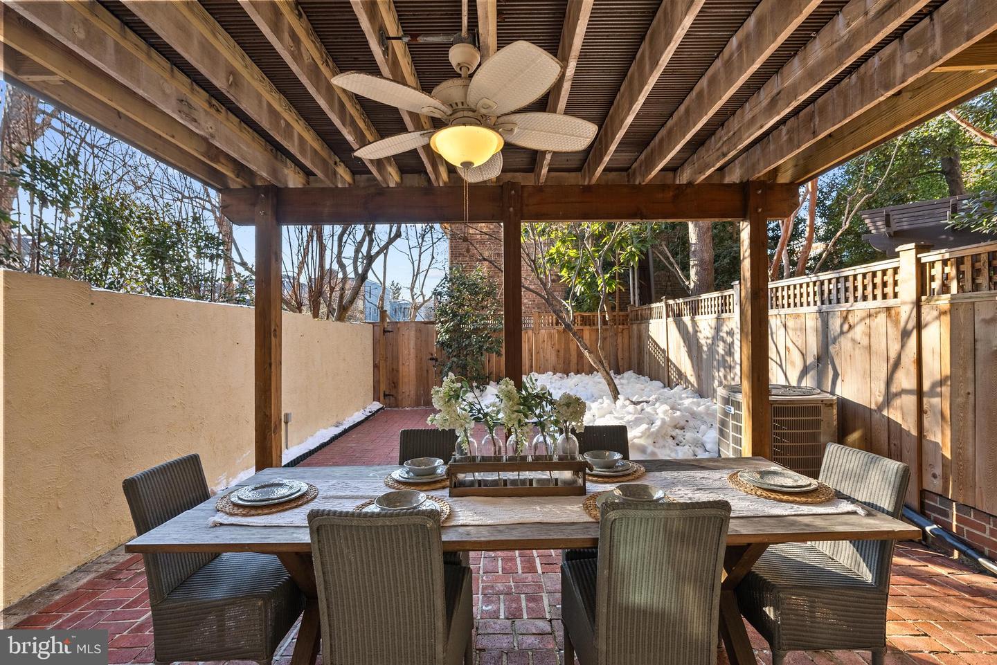 515 S ROYAL ST, ALEXANDRIA, Virginia 22314, 3 Bedrooms Bedrooms, ,2 BathroomsBathrooms,Residential,For sale,515 S ROYAL ST,VAAX2053810 MLS # VAAX2053810