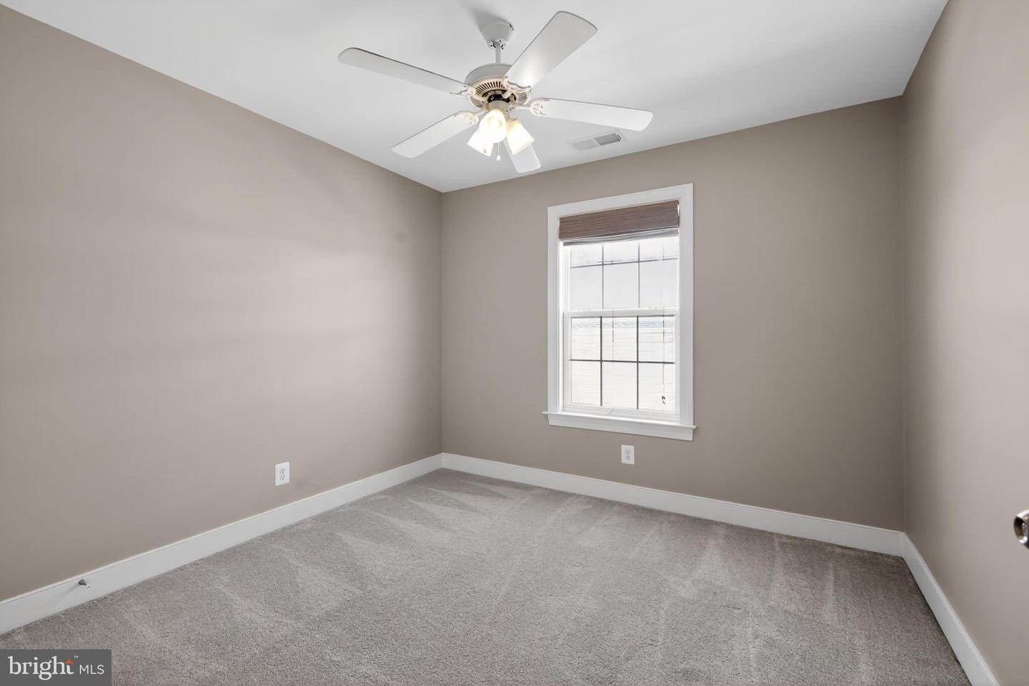 2044 BLUNT LN, ALEXANDRIA, Virginia 22303, 3 Bedrooms Bedrooms, ,3 BathroomsBathrooms,Residential,For sale,2044 BLUNT LN,VAFX2289084 MLS # VAFX2289084