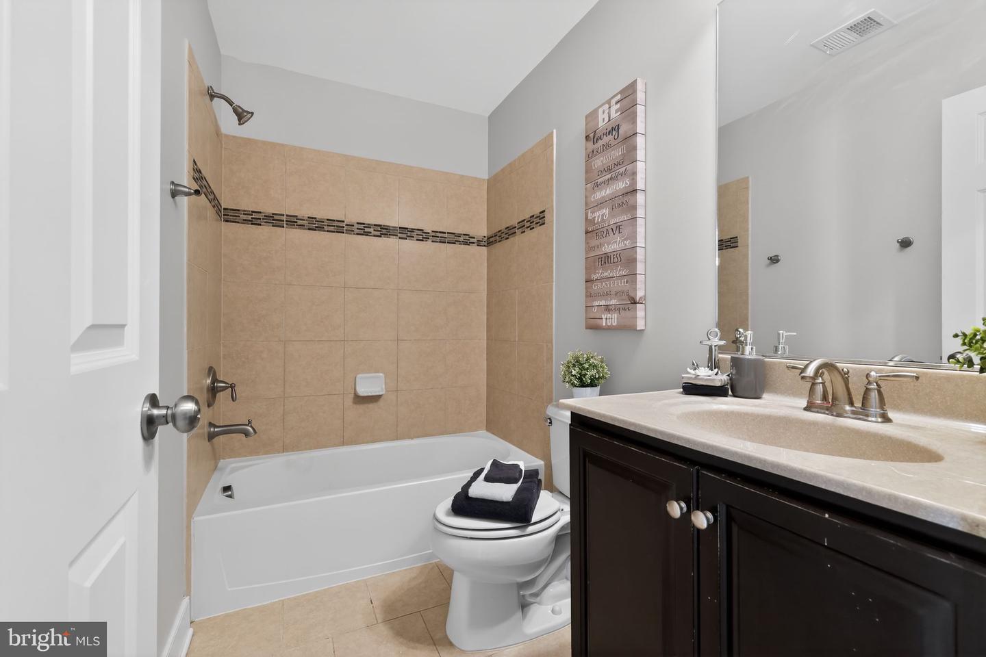 2044 BLUNT LN, ALEXANDRIA, Virginia 22303, 3 Bedrooms Bedrooms, ,3 BathroomsBathrooms,Residential,For sale,2044 BLUNT LN,VAFX2289084 MLS # VAFX2289084