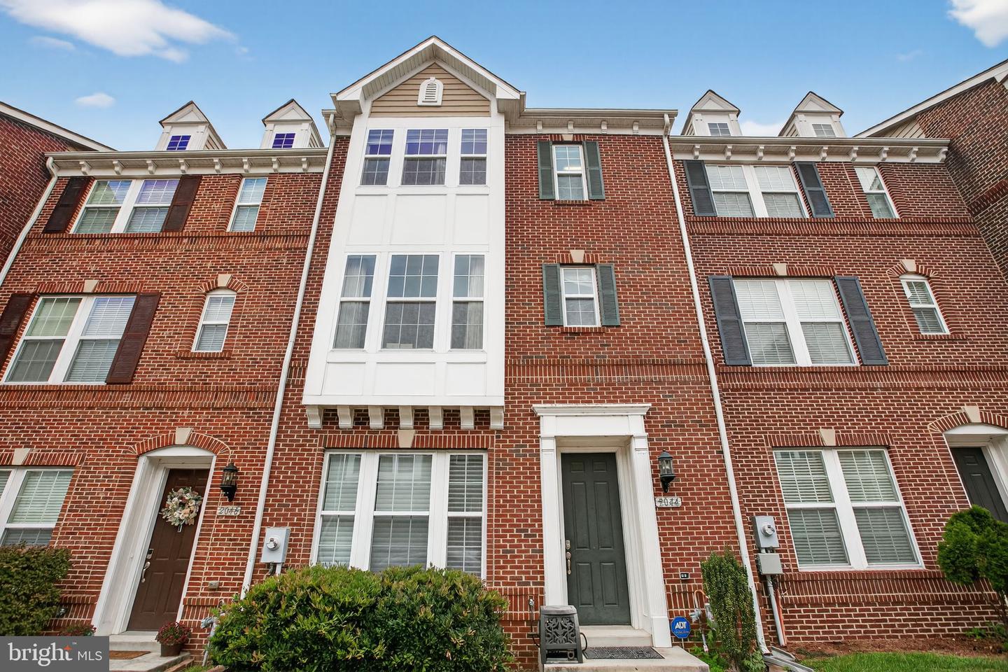 2044 BLUNT LN, ALEXANDRIA, Virginia 22303, 3 Bedrooms Bedrooms, ,3 BathroomsBathrooms,Residential,For sale,2044 BLUNT LN,VAFX2289084 MLS # VAFX2289084
