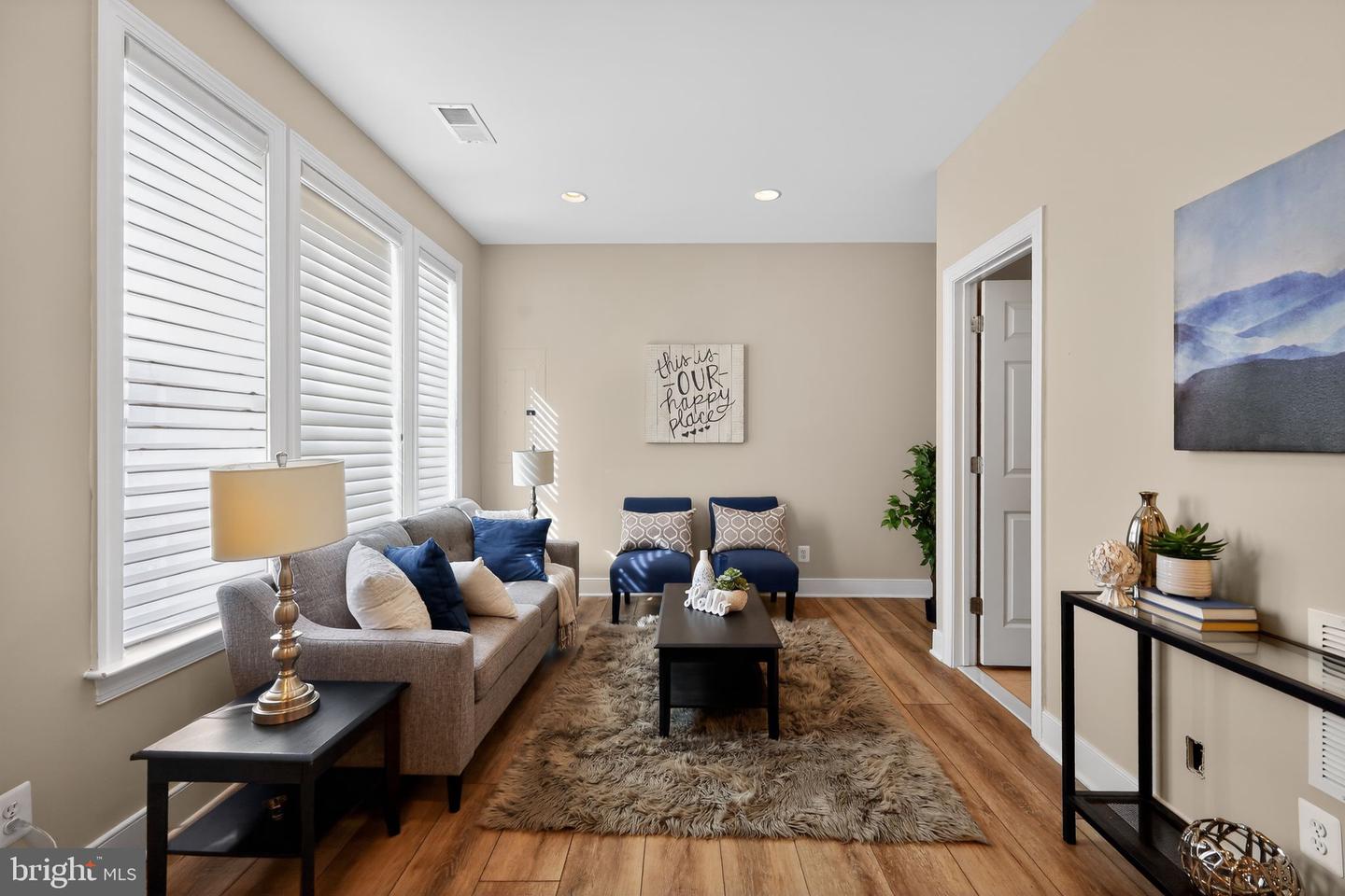 2044 BLUNT LN, ALEXANDRIA, Virginia 22303, 3 Bedrooms Bedrooms, ,3 BathroomsBathrooms,Residential,For sale,2044 BLUNT LN,VAFX2289084 MLS # VAFX2289084