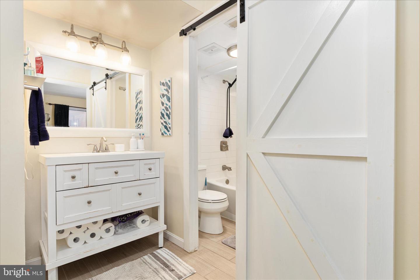 125-I CLUBHOUSE DR SW #1, LEESBURG, Virginia 20175, 2 Bedrooms Bedrooms, ,1 BathroomBathrooms,Residential,For sale,125-I CLUBHOUSE DR SW #1,VALO2115268 MLS # VALO2115268