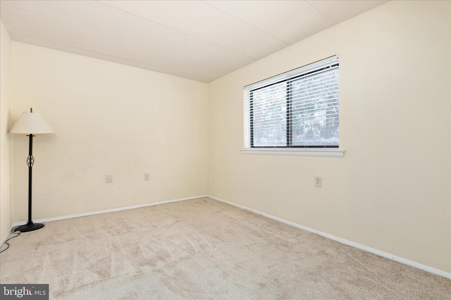 125-I CLUBHOUSE DR SW #1, LEESBURG, Virginia 20175, 2 Bedrooms Bedrooms, ,1 BathroomBathrooms,Residential,For sale,125-I CLUBHOUSE DR SW #1,VALO2115268 MLS # VALO2115268