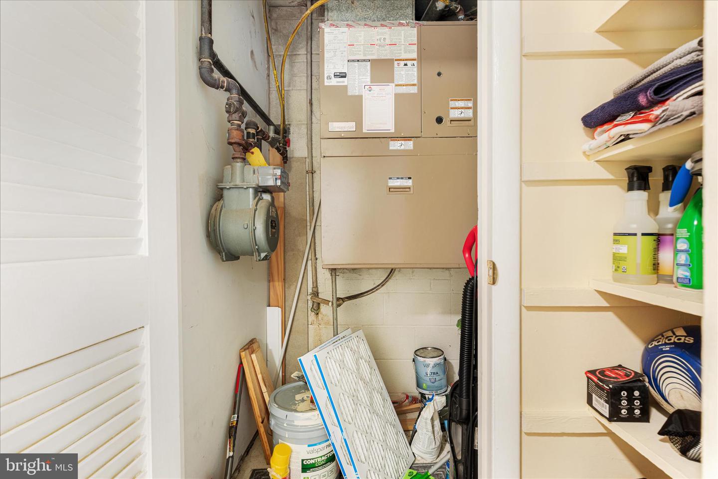 125-I CLUBHOUSE DR SW #1, LEESBURG, Virginia 20175, 2 Bedrooms Bedrooms, ,1 BathroomBathrooms,Residential,For sale,125-I CLUBHOUSE DR SW #1,VALO2115268 MLS # VALO2115268