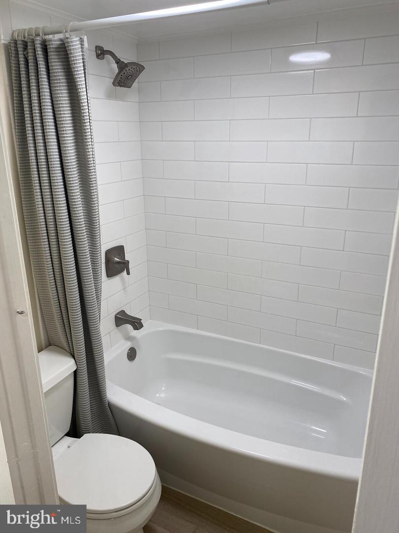 125-I CLUBHOUSE DR SW #1, LEESBURG, Virginia 20175, 2 Bedrooms Bedrooms, ,1 BathroomBathrooms,Residential,For sale,125-I CLUBHOUSE DR SW #1,VALO2115268 MLS # VALO2115268