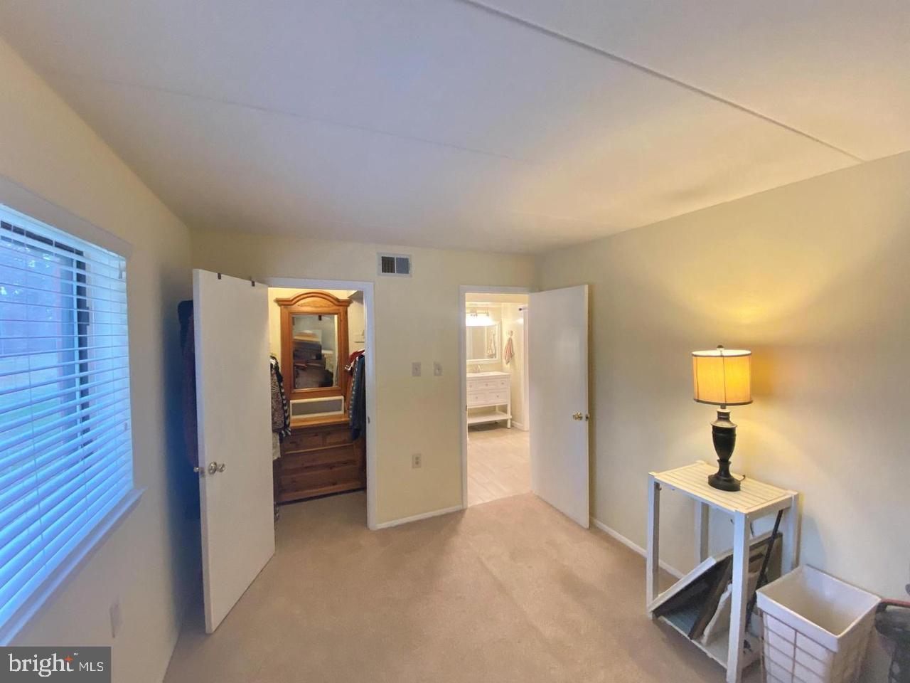 125-I CLUBHOUSE DR SW #1, LEESBURG, Virginia 20175, 2 Bedrooms Bedrooms, ,1 BathroomBathrooms,Residential,For sale,125-I CLUBHOUSE DR SW #1,VALO2115268 MLS # VALO2115268