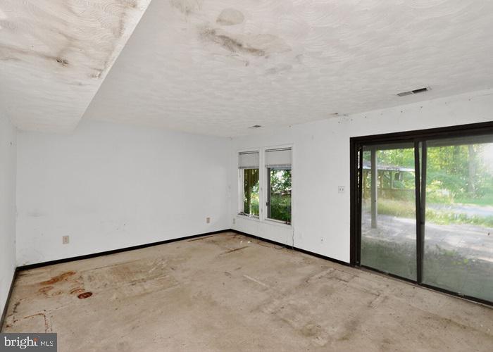 6320 WINDPATTERNS TRL, FAIRFAX STATION, Virginia 22039, 3 Bedrooms Bedrooms, 8 Rooms Rooms,3 BathroomsBathrooms,Residential,For sale,6320 WINDPATTERNS TRL,VAFX2289122 MLS # VAFX2289122