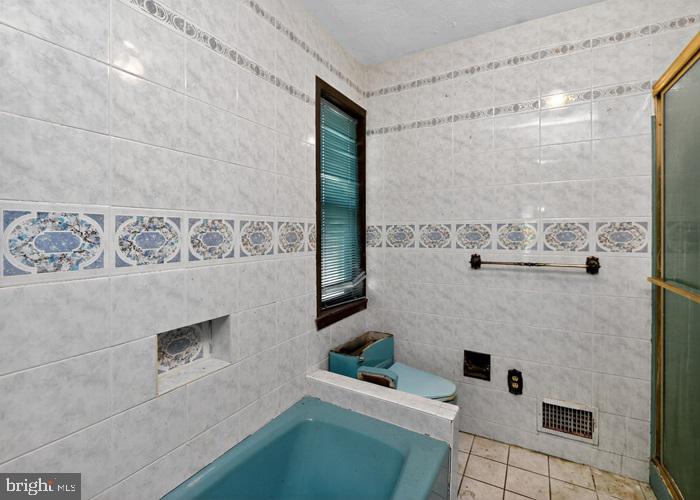 6320 WINDPATTERNS TRL, FAIRFAX STATION, Virginia 22039, 3 Bedrooms Bedrooms, 8 Rooms Rooms,3 BathroomsBathrooms,Residential,For sale,6320 WINDPATTERNS TRL,VAFX2289122 MLS # VAFX2289122