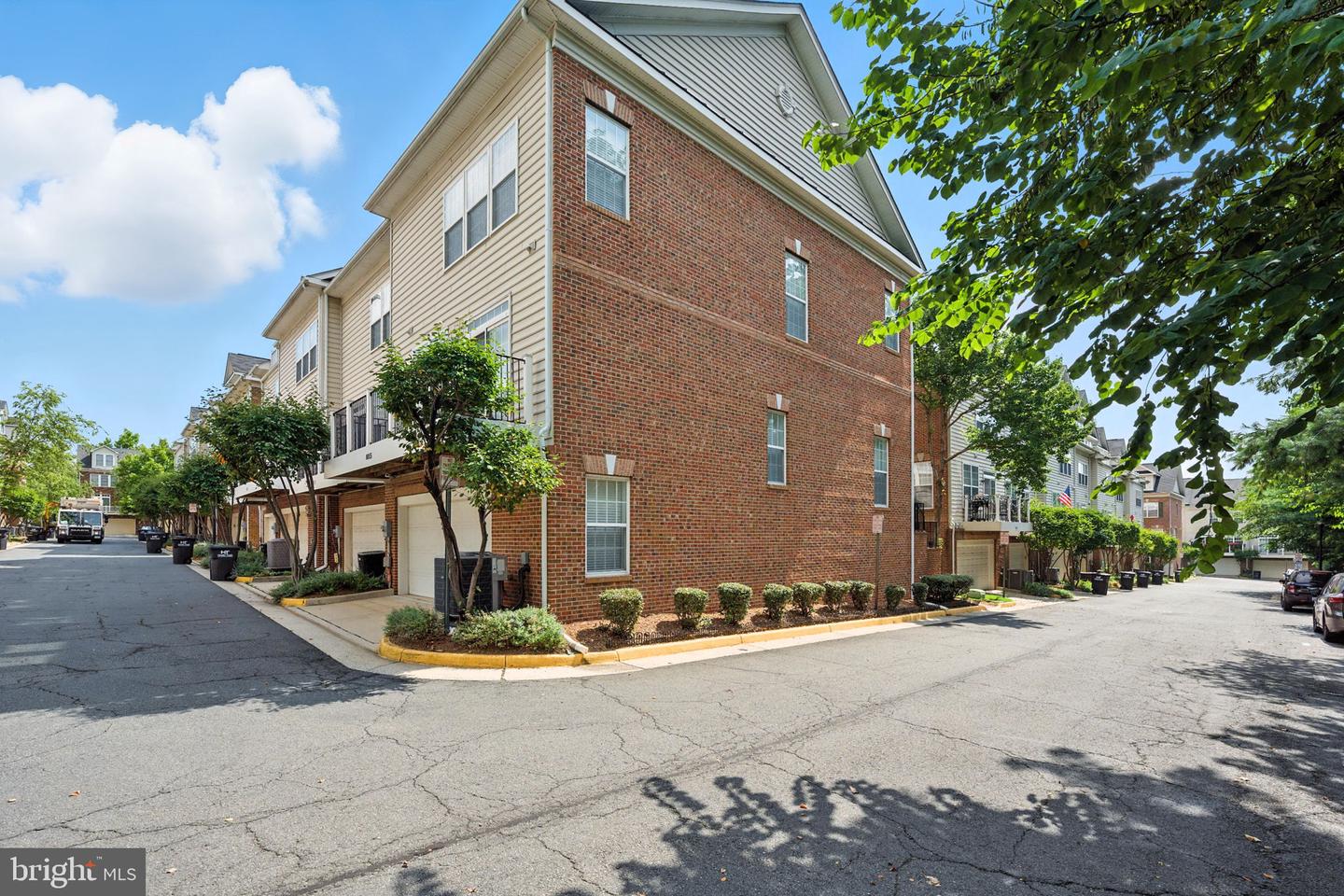 8015 RESERVE WAY, VIENNA, Virginia 22182, 3 Bedrooms Bedrooms, ,2 BathroomsBathrooms,Residential,For sale,8015 RESERVE WAY,VAFX2289220 MLS # VAFX2289220