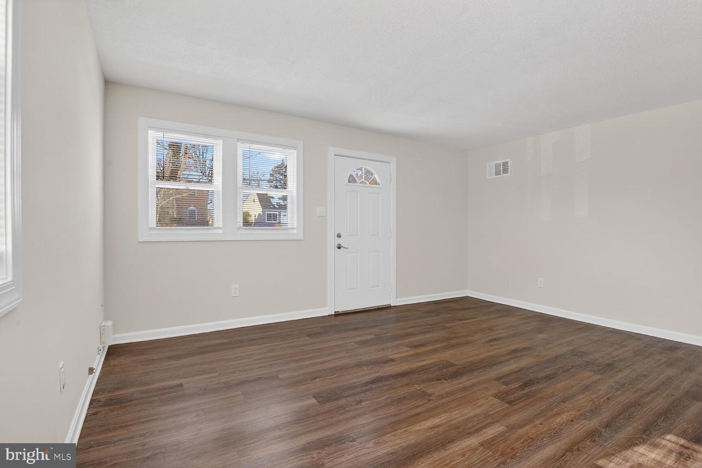 156 MANASSAS DR, MANASSAS PARK, Virginia 20111, 2 Bedrooms Bedrooms, ,1 BathroomBathrooms,Residential,For sale,156 MANASSAS DR,VAMP2003686 MLS # VAMP2003686