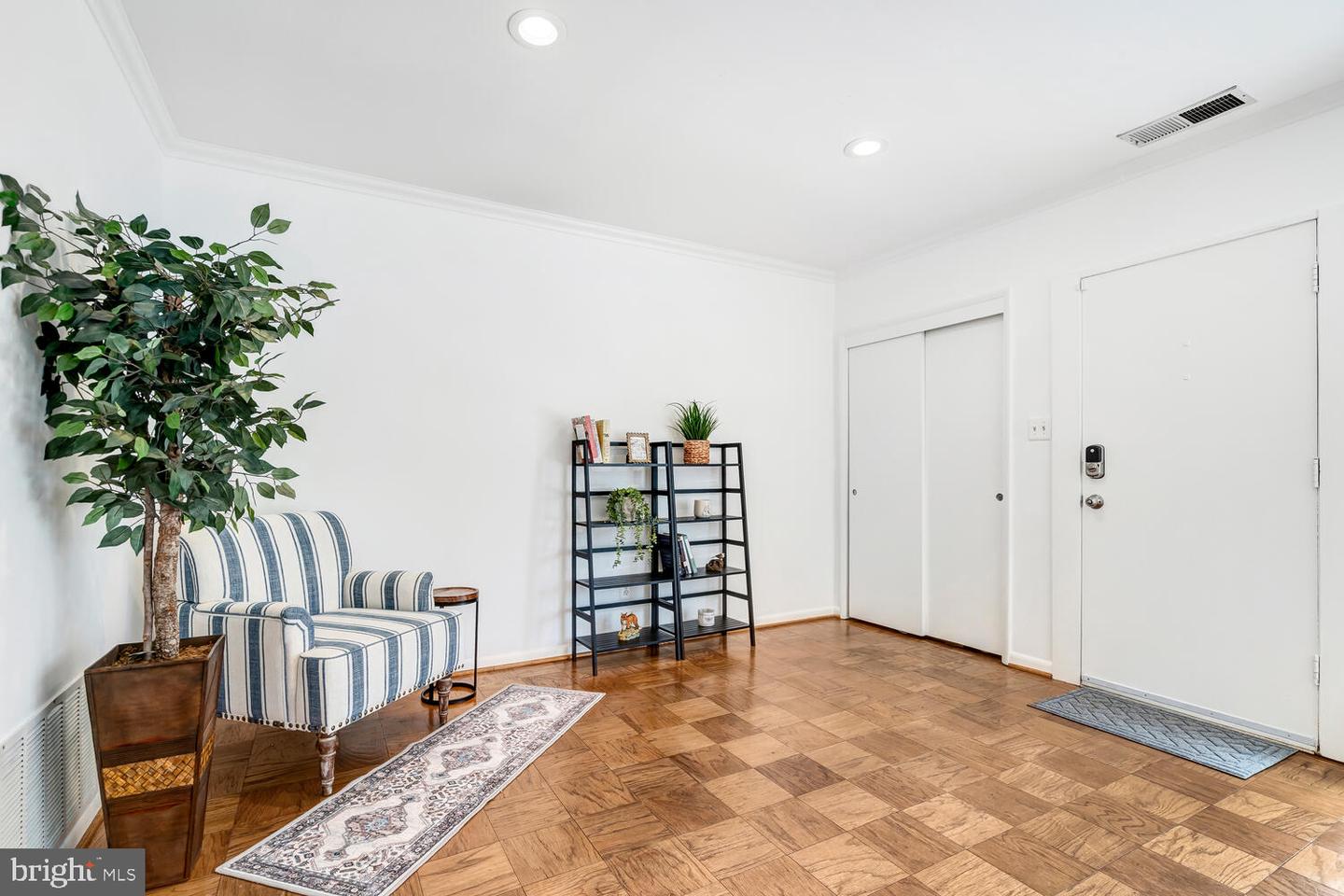 4447 FOREST GLEN CT #4447, ANNANDALE, Virginia 22003, 3 Bedrooms Bedrooms, ,1 BathroomBathrooms,Residential,For sale,4447 FOREST GLEN CT #4447,VAFX2289170 MLS # VAFX2289170