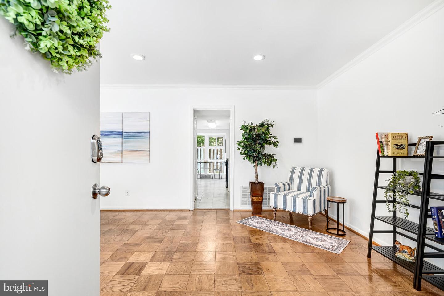 4447 FOREST GLEN CT #4447, ANNANDALE, Virginia 22003, 3 Bedrooms Bedrooms, ,1 BathroomBathrooms,Residential,For sale,4447 FOREST GLEN CT #4447,VAFX2289170 MLS # VAFX2289170