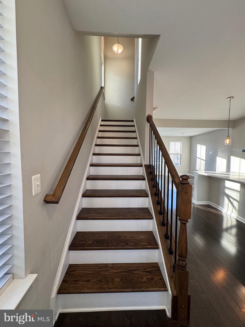 120 TOLOCKA TER NE, LEESBURG, Virginia 20176, 4 Bedrooms Bedrooms, ,3 BathroomsBathrooms,Residential,For sale,120 TOLOCKA TER NE,VALO2115308 MLS # VALO2115308