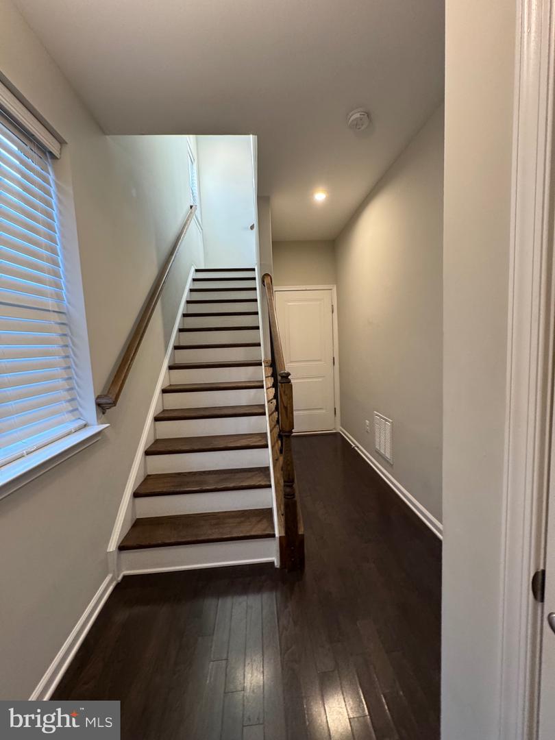 120 TOLOCKA TER NE, LEESBURG, Virginia 20176, 4 Bedrooms Bedrooms, ,3 BathroomsBathrooms,Residential,For sale,120 TOLOCKA TER NE,VALO2115308 MLS # VALO2115308