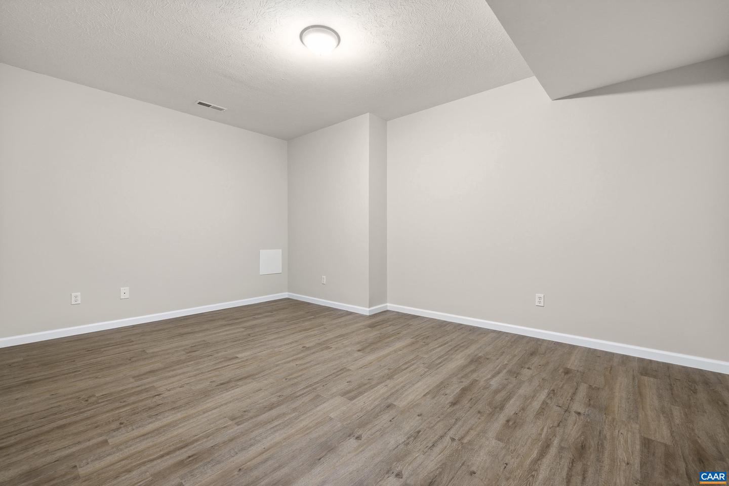 142 LONG BOW RD, WAYNESBORO, Virginia 22980, 4 Bedrooms Bedrooms, ,3 BathroomsBathrooms,Residential,For sale,142 LONG BOW RD,673070 MLS # 673070