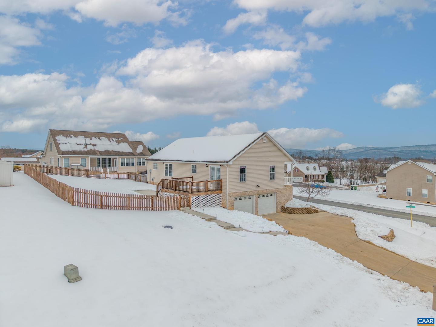 142 LONG BOW RD, WAYNESBORO, Virginia 22980, 4 Bedrooms Bedrooms, ,3 BathroomsBathrooms,Residential,For sale,142 LONG BOW RD,673070 MLS # 673070