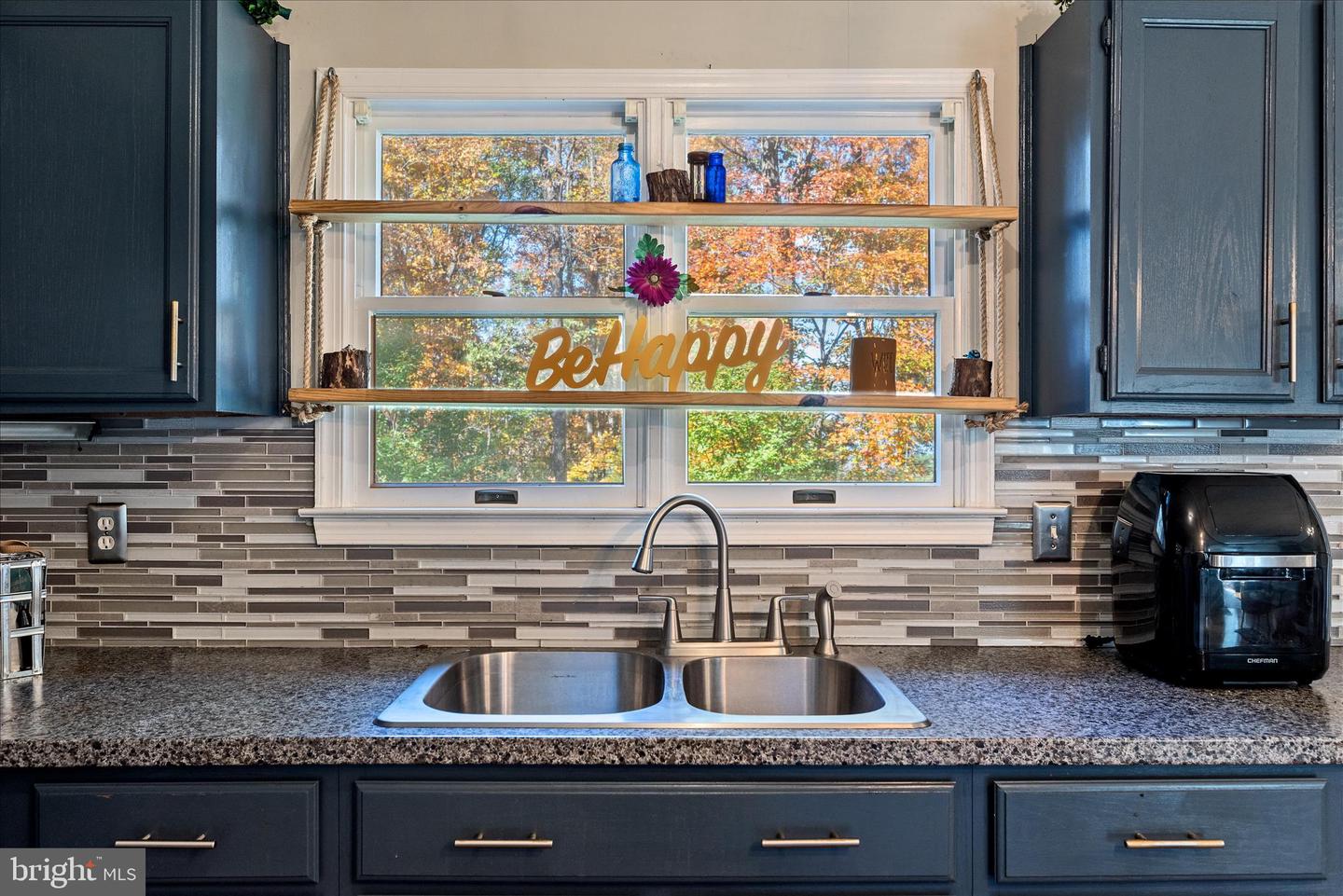 157 WOODTHRUSH WAY, LINDEN, Virginia 22642, 3 Bedrooms Bedrooms, 8 Rooms Rooms,2 BathroomsBathrooms,Residential,For sale,157 WOODTHRUSH WAY,VAWR2013332 MLS # VAWR2013332