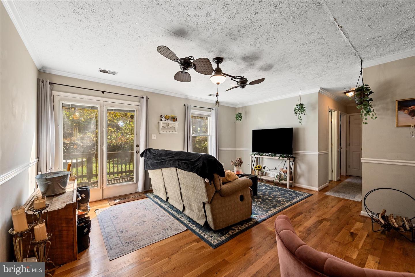 157 WOODTHRUSH WAY, LINDEN, Virginia 22642, 3 Bedrooms Bedrooms, 8 Rooms Rooms,2 BathroomsBathrooms,Residential,For sale,157 WOODTHRUSH WAY,VAWR2013332 MLS # VAWR2013332