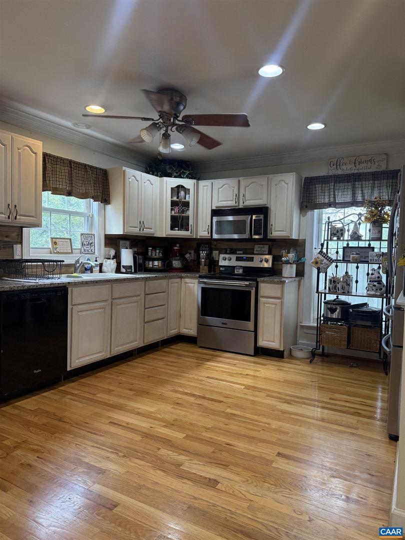 3206/3207 SCARLET OAK LN, CHARLOTTESVILLE, Virginia 22911, 5 Bedrooms Bedrooms, ,4 BathroomsBathrooms,Residential,For sale,3206/3207 SCARLET OAK LN,673071 MLS # 673071