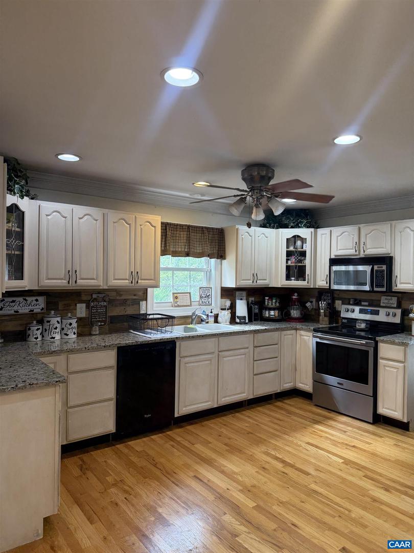 3206/3207 SCARLET OAK LN, CHARLOTTESVILLE, Virginia 22911, 5 Bedrooms Bedrooms, ,4 BathroomsBathrooms,Residential,For sale,3206/3207 SCARLET OAK LN,673071 MLS # 673071