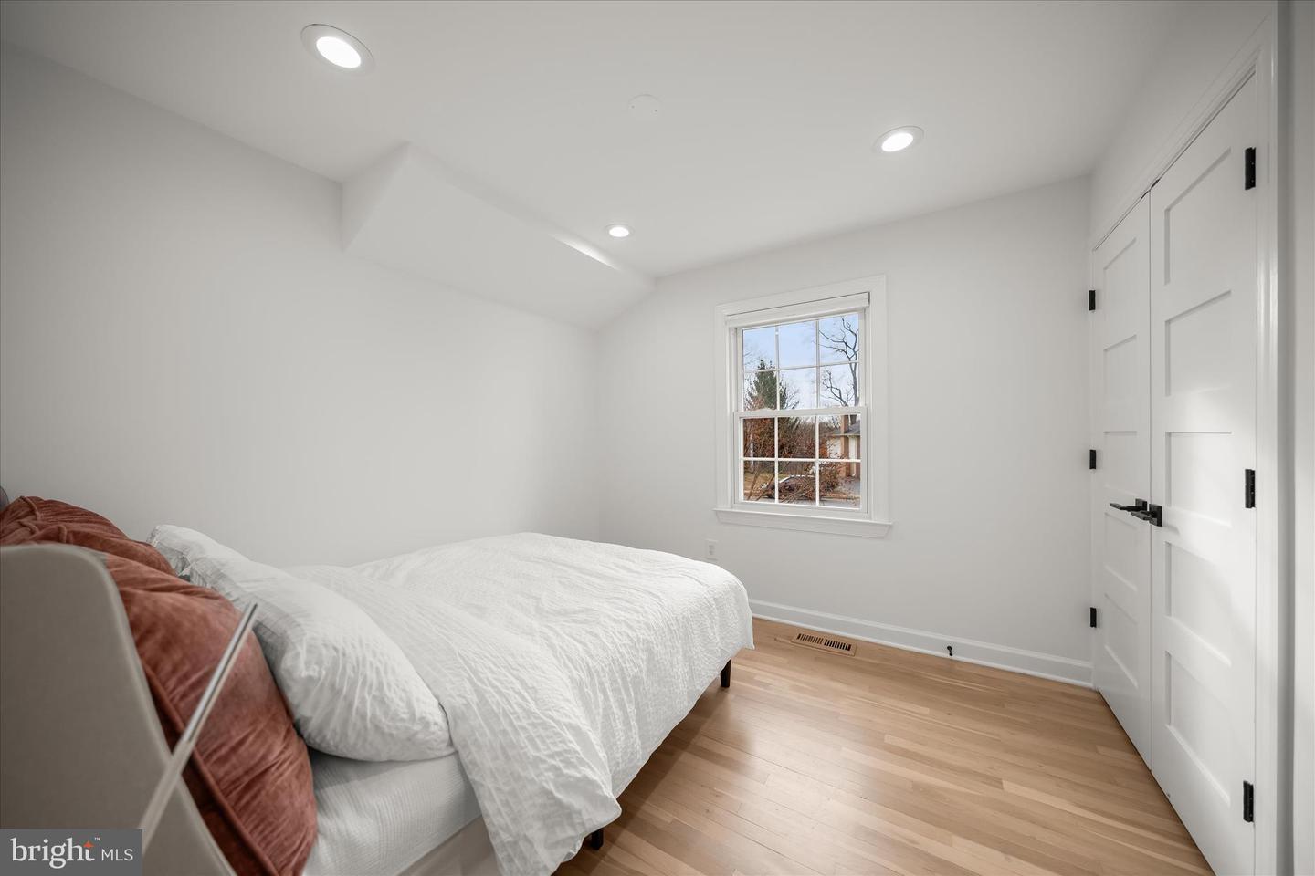 515 WOODLAND CT NW, VIENNA, Virginia 22180, 6 Bedrooms Bedrooms, ,3 BathroomsBathrooms,Residential,For sale,515 WOODLAND CT NW,VAFX2289324 MLS # VAFX2289324