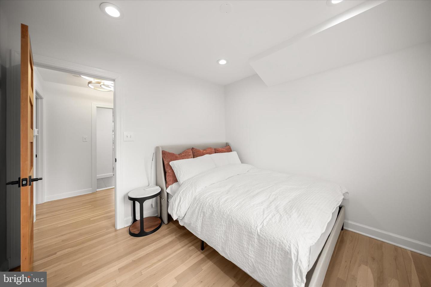 515 WOODLAND CT NW, VIENNA, Virginia 22180, 6 Bedrooms Bedrooms, ,3 BathroomsBathrooms,Residential,For sale,515 WOODLAND CT NW,VAFX2289324 MLS # VAFX2289324