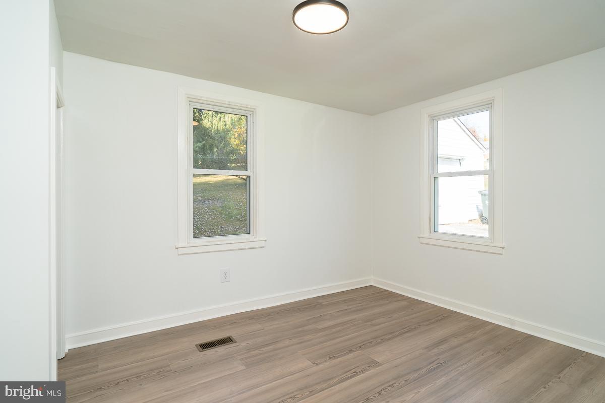 106 GRUBERT AVE, STAUNTON, Virginia 24401, 2 Bedrooms Bedrooms, ,1 BathroomBathrooms,Residential,For sale,106 GRUBERT AVE,VASC2000788 MLS # VASC2000788