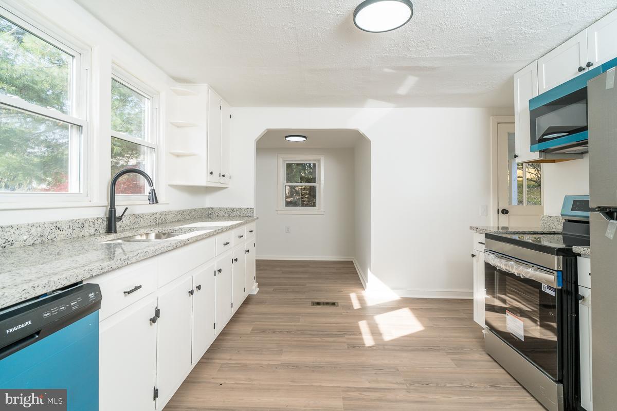 106 GRUBERT AVE, STAUNTON, Virginia 24401, 2 Bedrooms Bedrooms, ,1 BathroomBathrooms,Residential,For sale,106 GRUBERT AVE,VASC2000788 MLS # VASC2000788