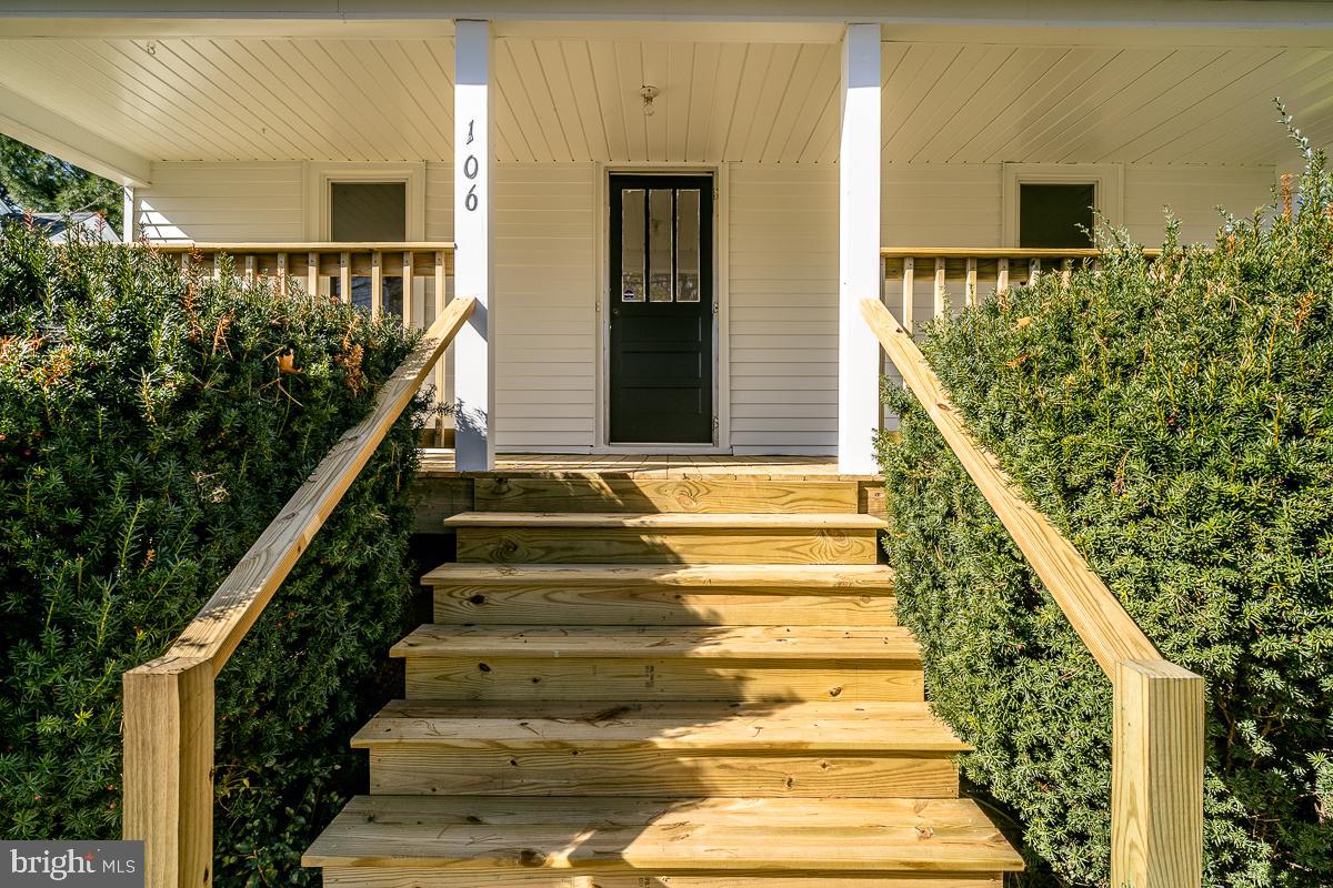 106 GRUBERT AVE, STAUNTON, Virginia 24401, 2 Bedrooms Bedrooms, ,1 BathroomBathrooms,Residential,For sale,106 GRUBERT AVE,VASC2000788 MLS # VASC2000788