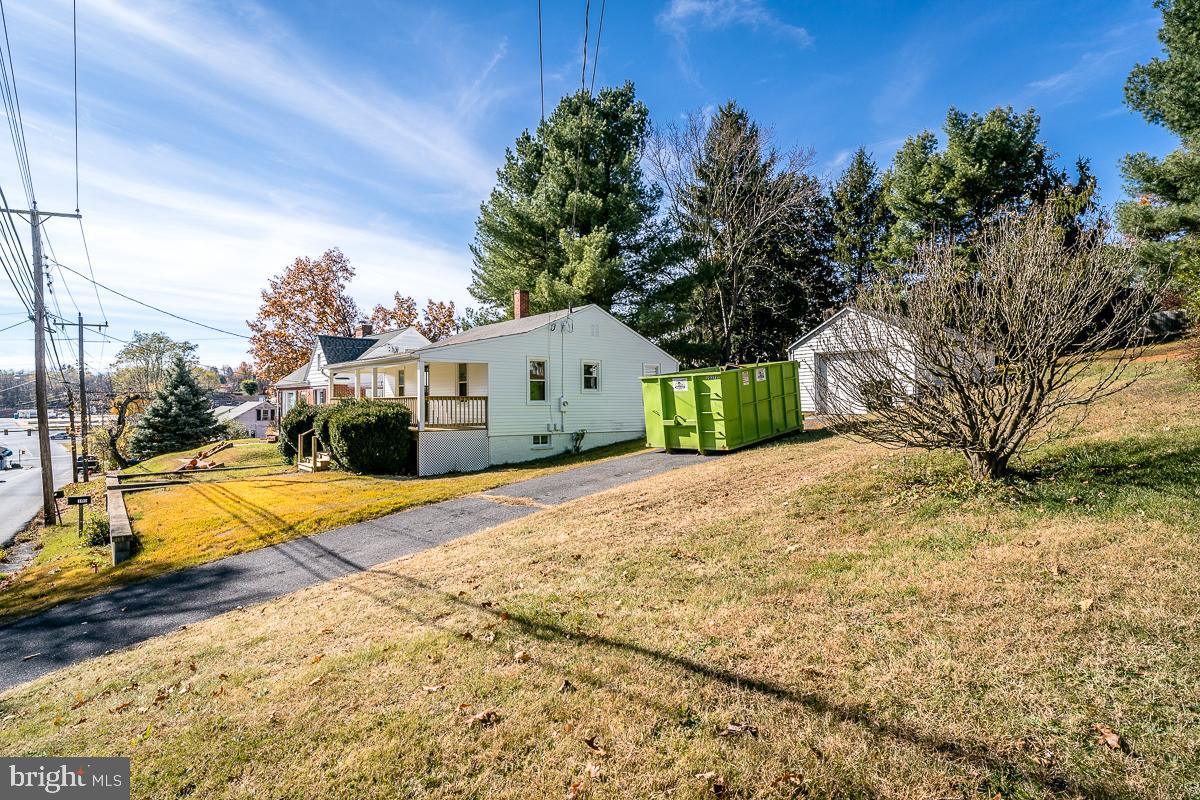 106 GRUBERT AVE, STAUNTON, Virginia 24401, 2 Bedrooms Bedrooms, ,1 BathroomBathrooms,Residential,For sale,106 GRUBERT AVE,VASC2000788 MLS # VASC2000788