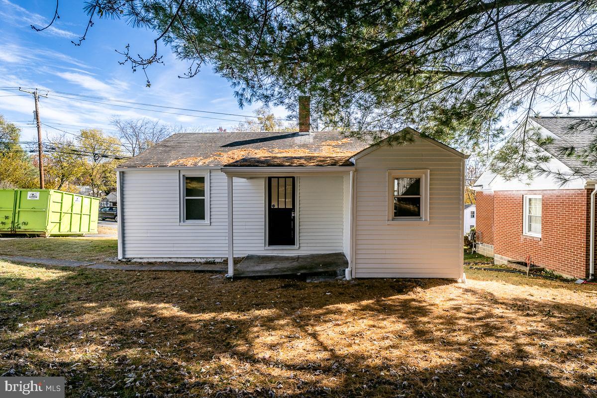 106 GRUBERT AVE, STAUNTON, Virginia 24401, 2 Bedrooms Bedrooms, ,1 BathroomBathrooms,Residential,For sale,106 GRUBERT AVE,VASC2000788 MLS # VASC2000788