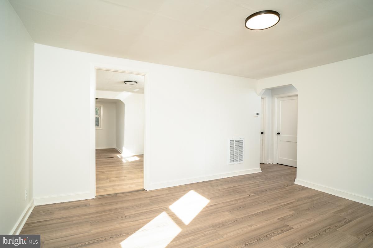 106 GRUBERT AVE, STAUNTON, Virginia 24401, 2 Bedrooms Bedrooms, ,1 BathroomBathrooms,Residential,For sale,106 GRUBERT AVE,VASC2000788 MLS # VASC2000788