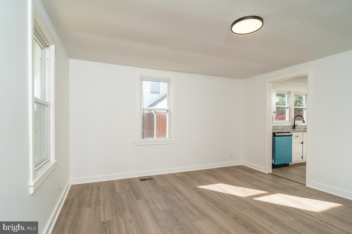 106 GRUBERT AVE, STAUNTON, Virginia 24401, 2 Bedrooms Bedrooms, ,1 BathroomBathrooms,Residential,For sale,106 GRUBERT AVE,VASC2000788 MLS # VASC2000788