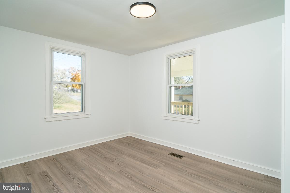 106 GRUBERT AVE, STAUNTON, Virginia 24401, 2 Bedrooms Bedrooms, ,1 BathroomBathrooms,Residential,For sale,106 GRUBERT AVE,VASC2000788 MLS # VASC2000788