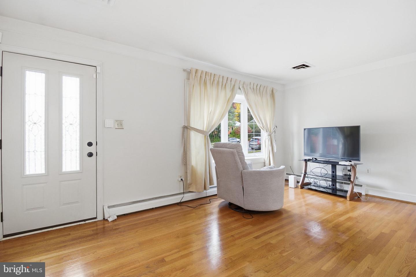 2205 CULPEPER DR, WOODBRIDGE, Virginia 22191, 4 Bedrooms Bedrooms, 8 Rooms Rooms,2 BathroomsBathrooms,Residential,For sale,2205 CULPEPER DR,VAPW2097538 MLS # VAPW2097538