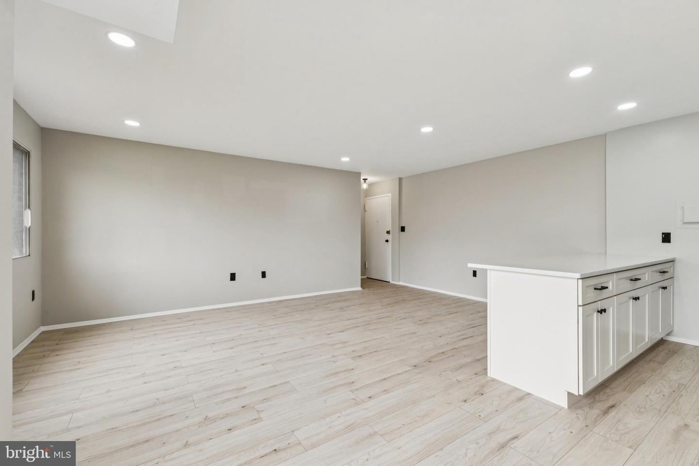 12751 DARA DR #102, WOODBRIDGE, Virginia 22192, ,Residential,For sale,12751 DARA DR #102,VAPW2106230 MLS # VAPW2106230