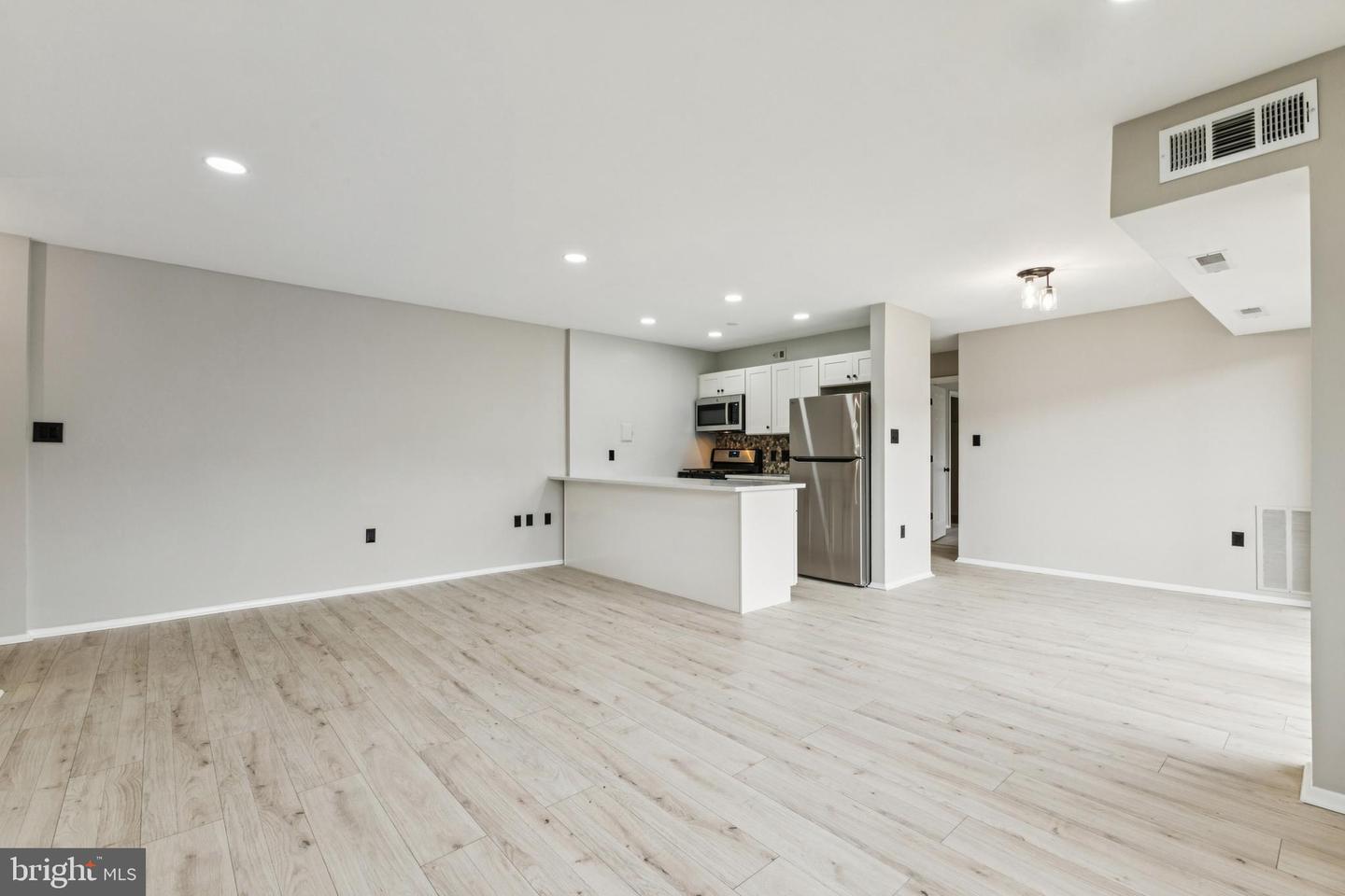 12751 DARA DR #102, WOODBRIDGE, Virginia 22192, ,Residential,For sale,12751 DARA DR #102,VAPW2106230 MLS # VAPW2106230